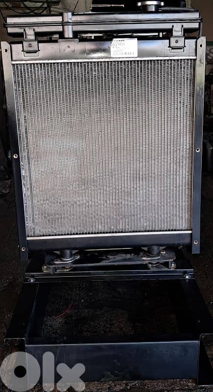 مولد 30 kva شبه جديد مجموعة انجليزية بدون كاتم 4