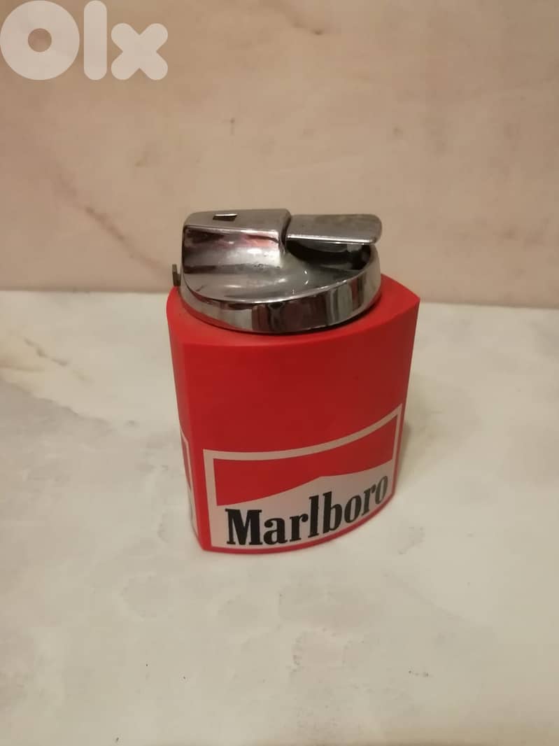 Marlboro collectible promotional gas Lighter 0