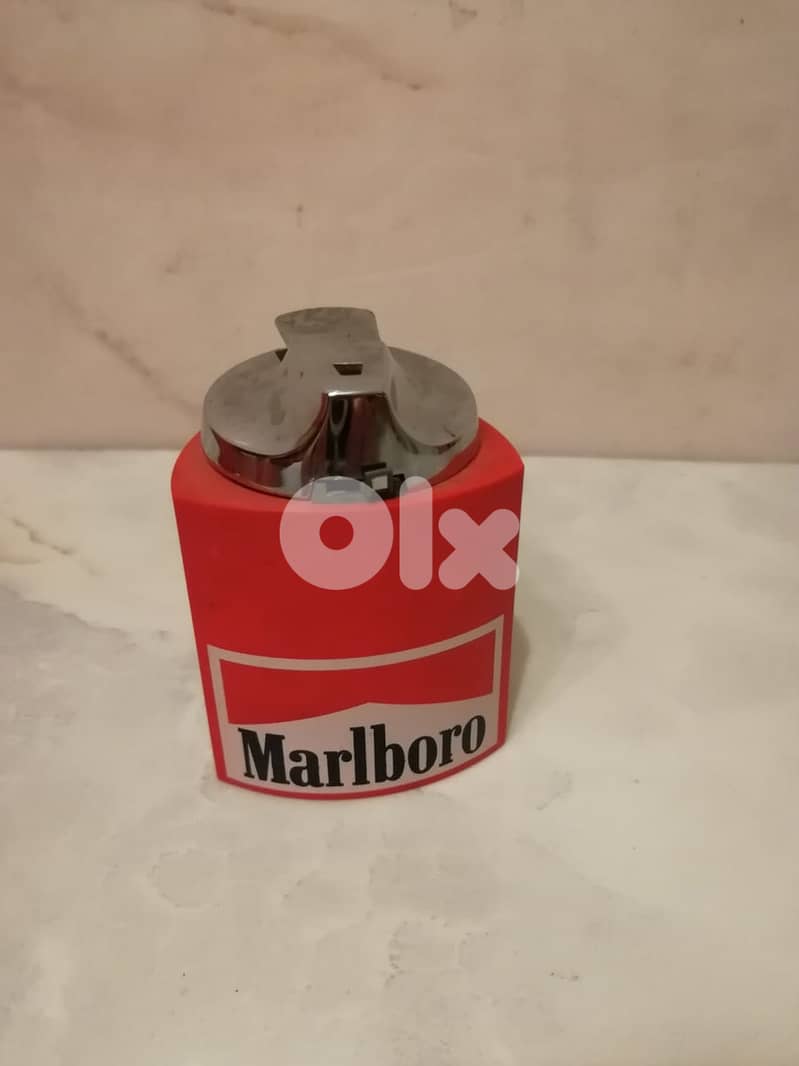 Marlboro collectible promotional gas Lighter 2