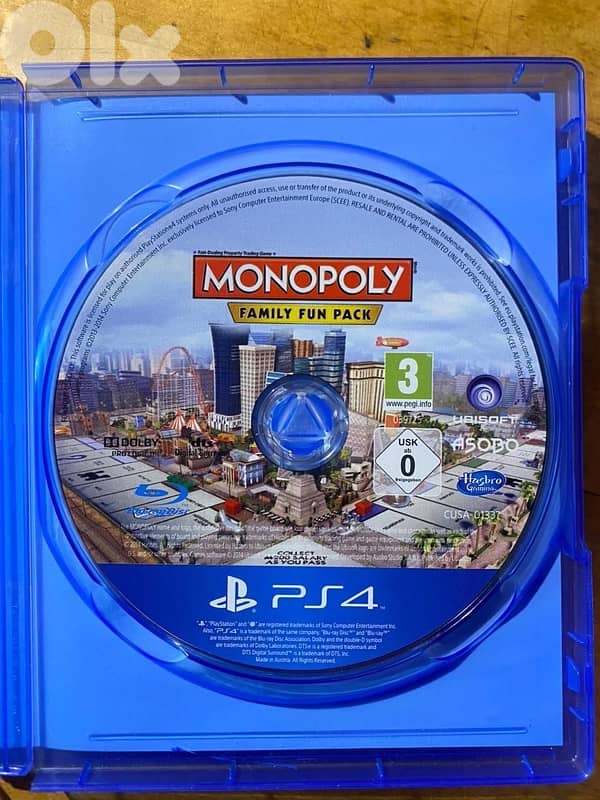 [Negotiable] Cleaned PS4 900 GB + 2 controllers + 9 Games + Cables 13