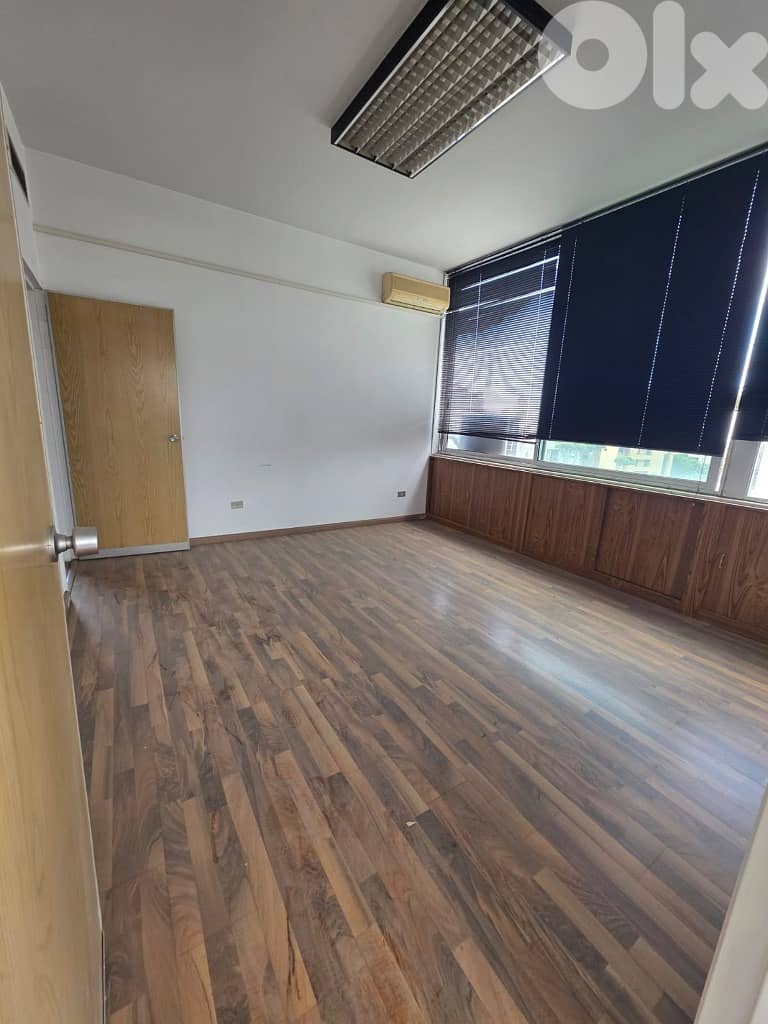 مكتب للايجار في حرش تابت  Office for rent in Horsh Tabet 0