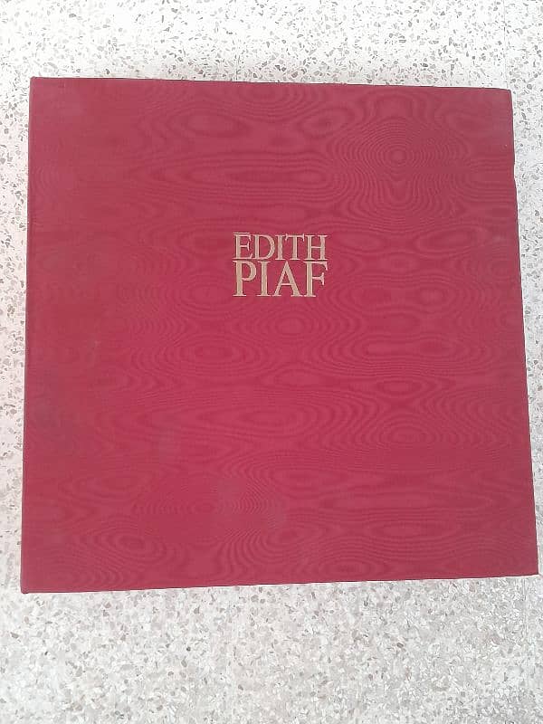 علبة اسطوانات 0