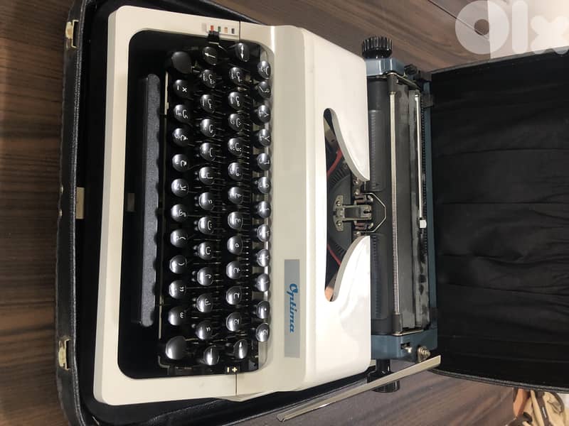 الة كاتبة typewriter 1