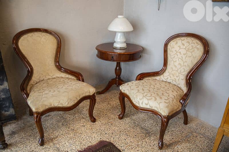pair of louis philippe french chairs 0