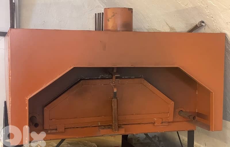 فرن مناقيش و معجنات حجم كبير بحالة ممتازة 0