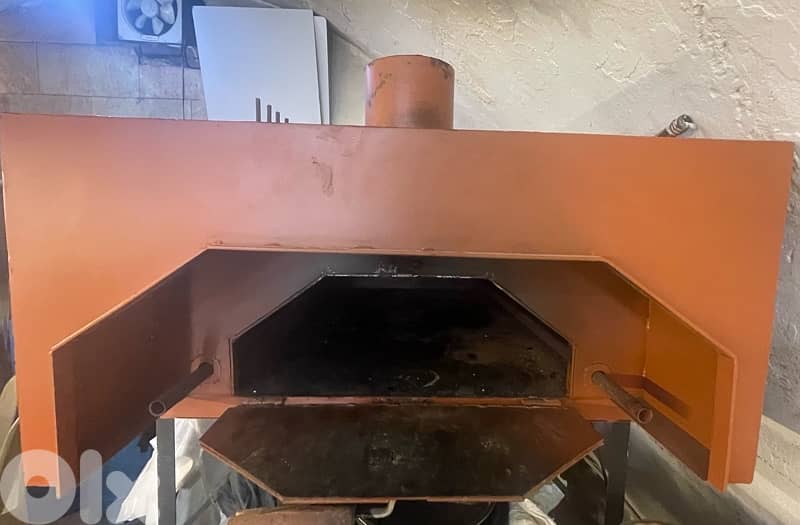 فرن مناقيش و معجنات حجم كبير بحالة ممتازة 2