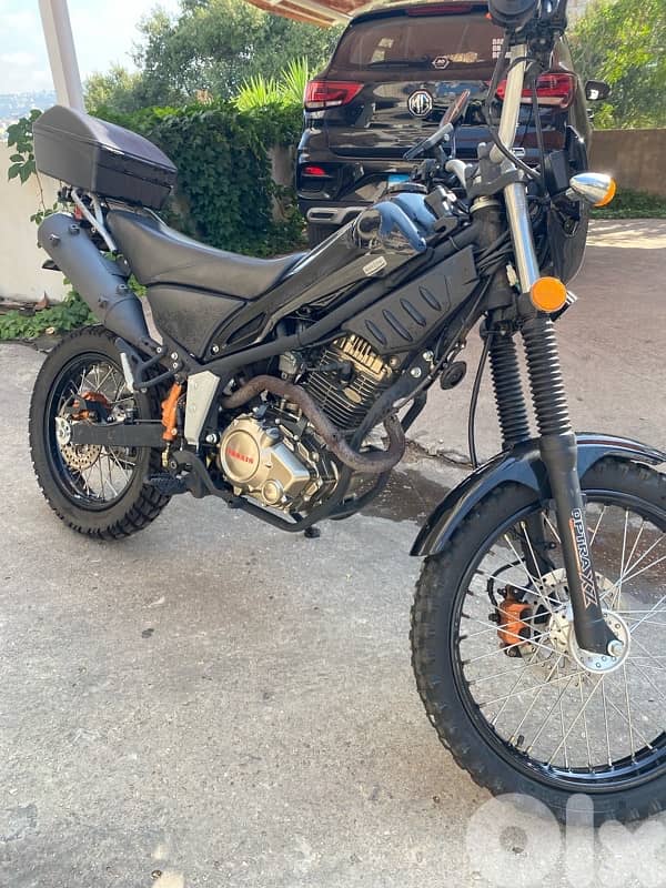 cross motorcycle 250cc great condition. 0