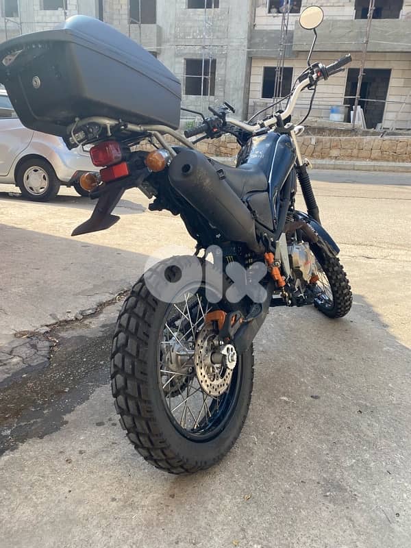 cross motorcycle 250cc great condition. 1