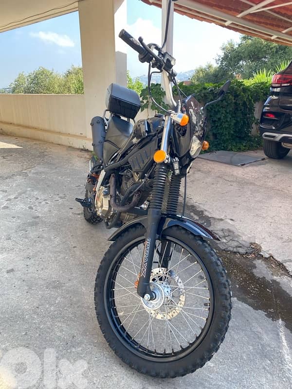 cross motorcycle 250cc great condition. 4