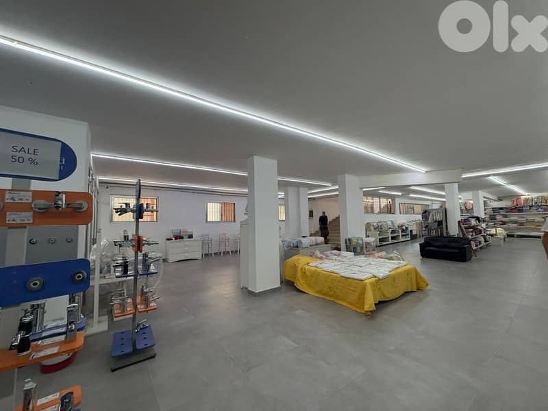 SHOWROOM FOR RENT IN HAZMIEH MAR TAKLA WITH WAREHOUSE, (HAR-236) 0