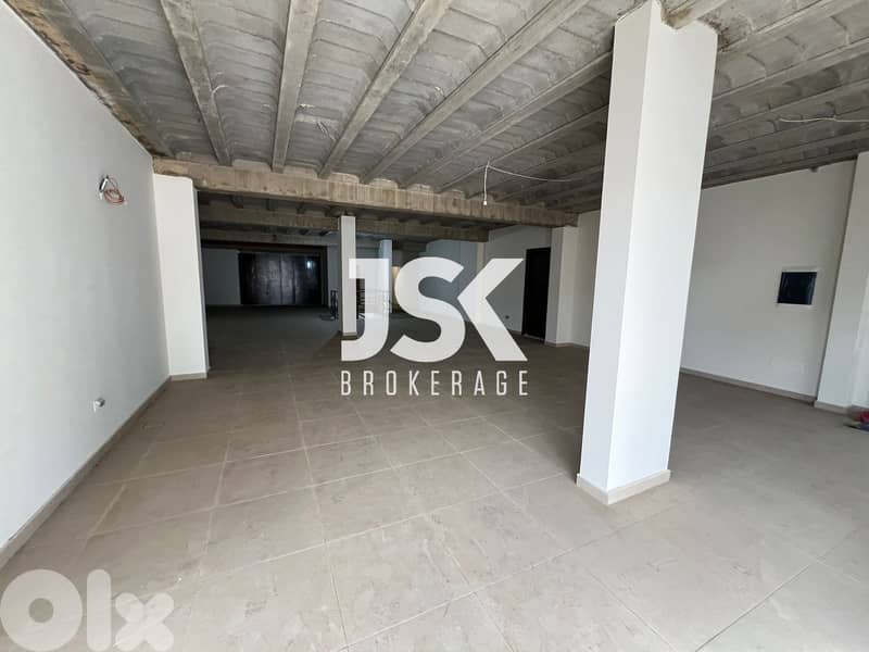 L18785-Spacious Shop For Rent in Adma On The Main Road 0