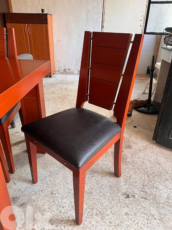 طاولة سفرة شغل توصاية كتير نظيفة 6 كراسي 1