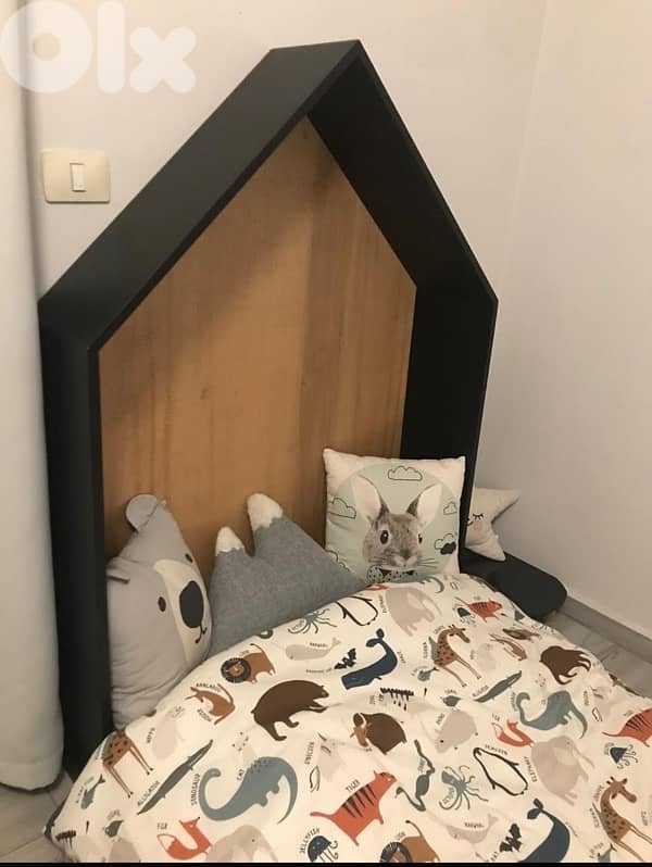 bed frame for kids room in excellent condition . 50$ 0