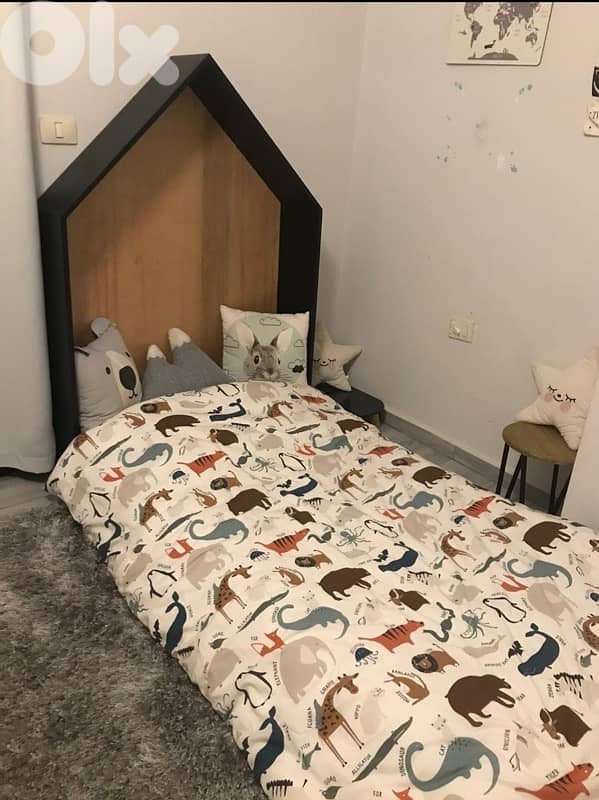 bed frame for kids room in excellent condition . 50$ 1