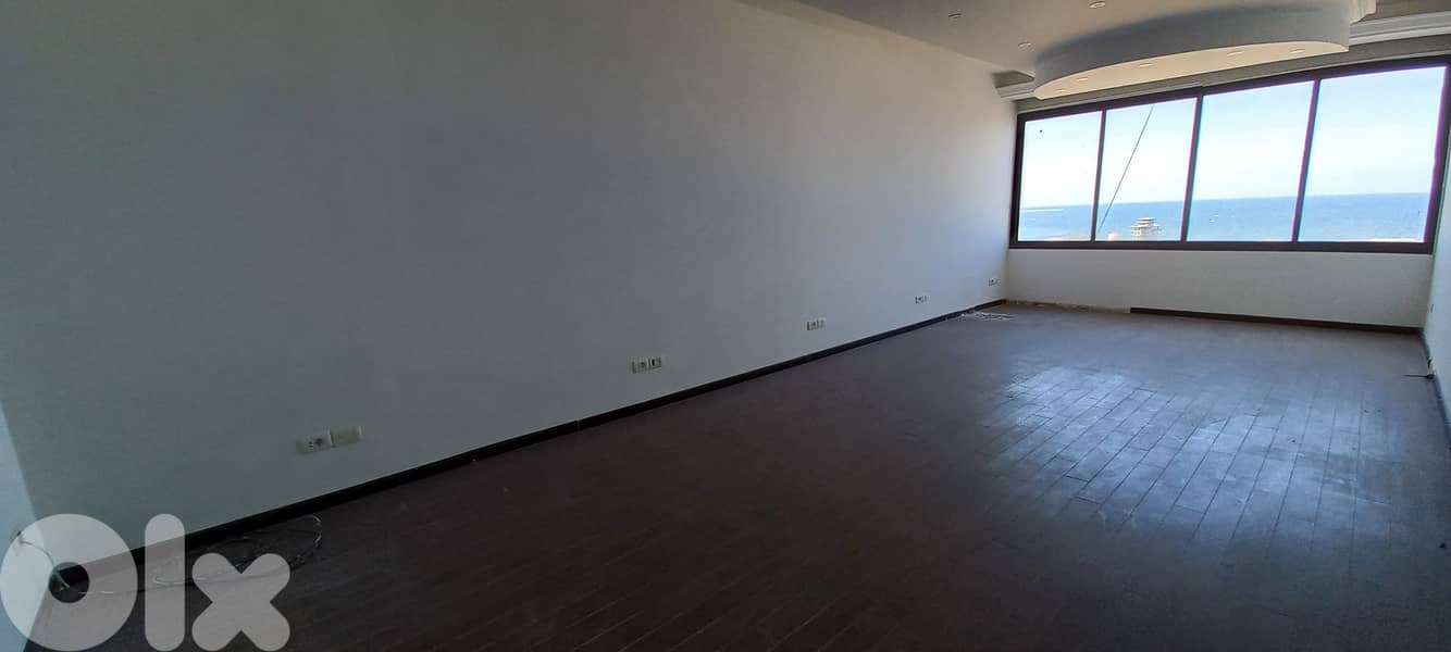 Office renovated in commercial center in Zalka for rentمكتب مجدد في مر 0