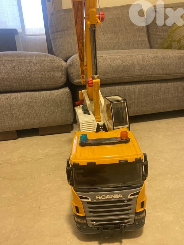 Liebherr Crane truck-62cm 1