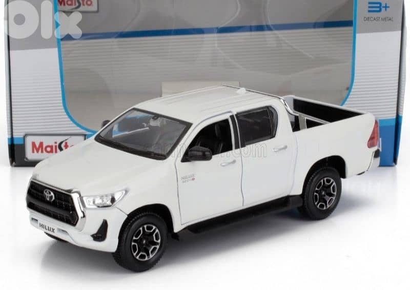 Toyota Hilux 2021 diecast car model 1:27 1