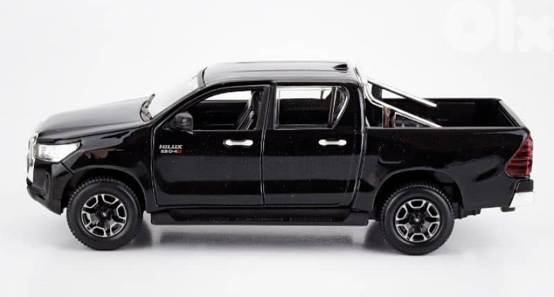 Toyota Hilux 2021 diecast car model 1:27 2