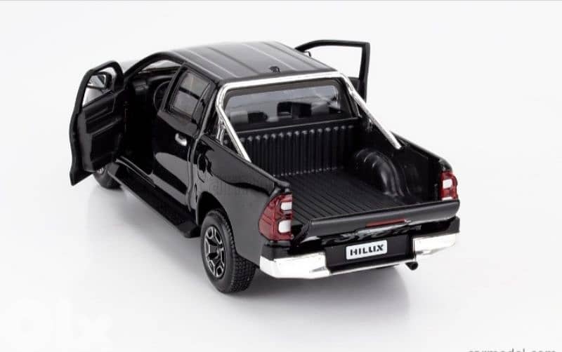 Toyota Hilux 2021 diecast car model 1:27 8