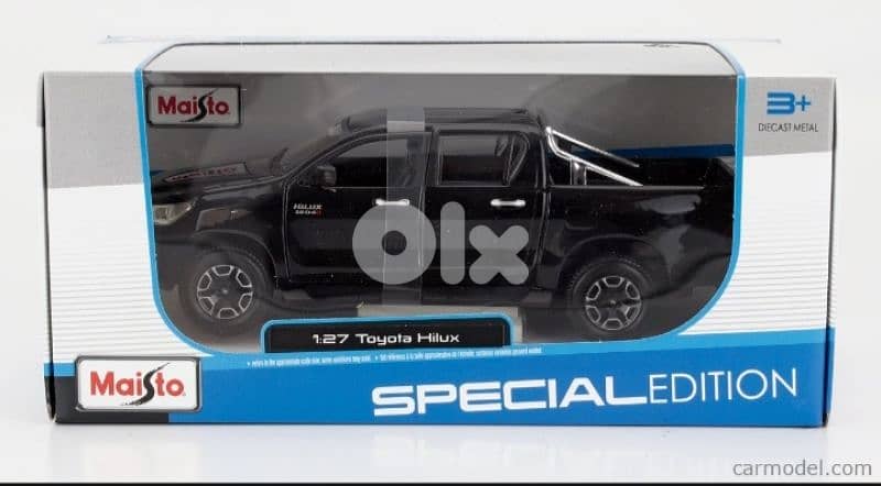 Toyota Hilux 2021 diecast car model 1:27 9