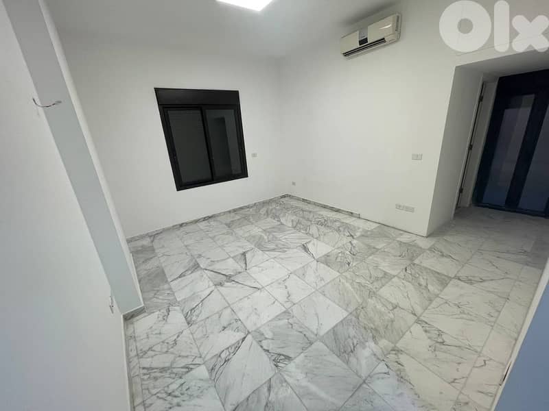 Haret Sakher/ Catchy Apartment for rent  - شقة للإيجار في حارة صخر 0