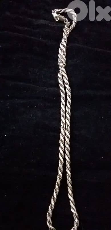 سنسال فضة وزنه  21  غرام سعره  40$ 0