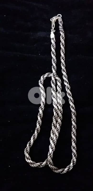 سنسال فضة وزنه  21  غرام سعره  40$ 1