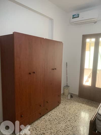 bed in a male dorm for rent للرجال سرير للإيجار