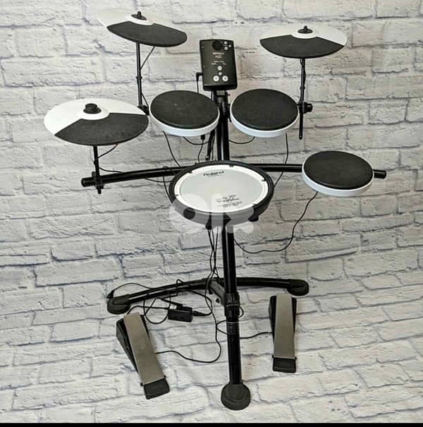 Roland v1 electronic drums mesh snare head like new درامز ايليكتريك 0