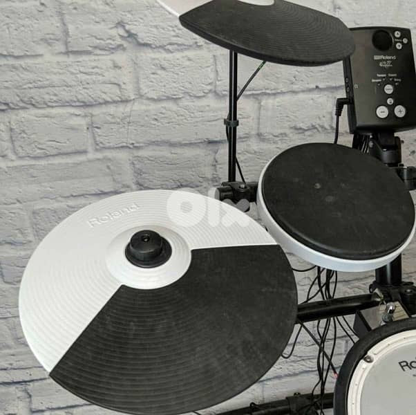 Roland v1 electronic drums mesh snare head like new درامز ايليكتريك 1