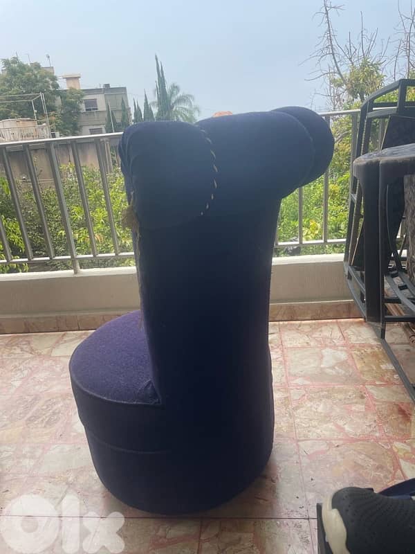 One Seater Sofas/Chairs 1