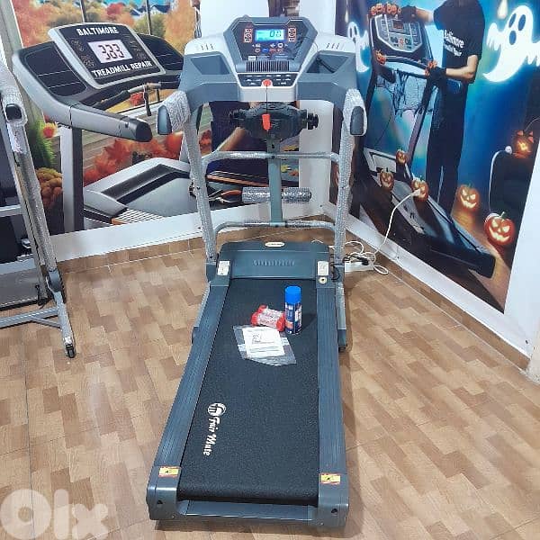 treadmill sports machines 2hp motor power  like new 0