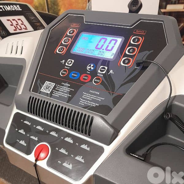 treadmill sports machines 2hp motor power  like new 4