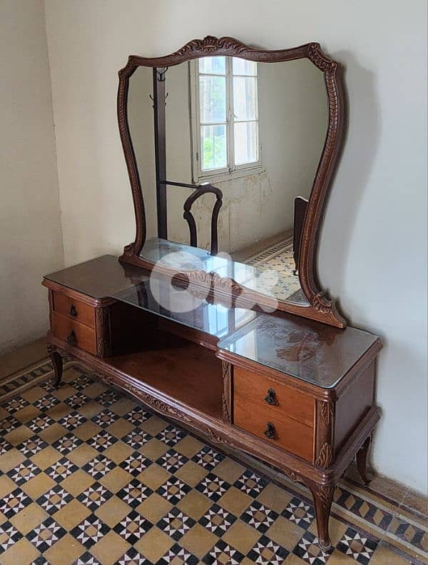 Vintage Bedroom - Solid Carved Wood 5