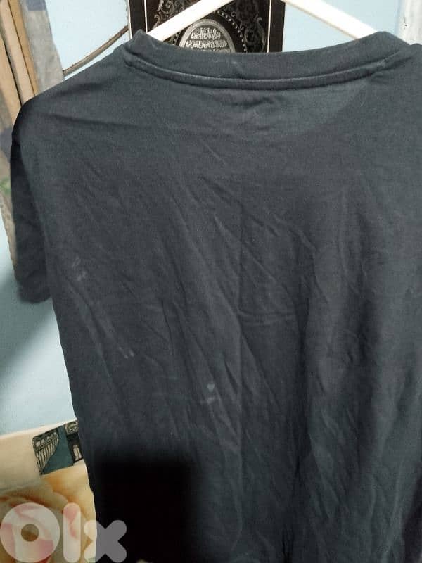 H&M black T-shirt. 1