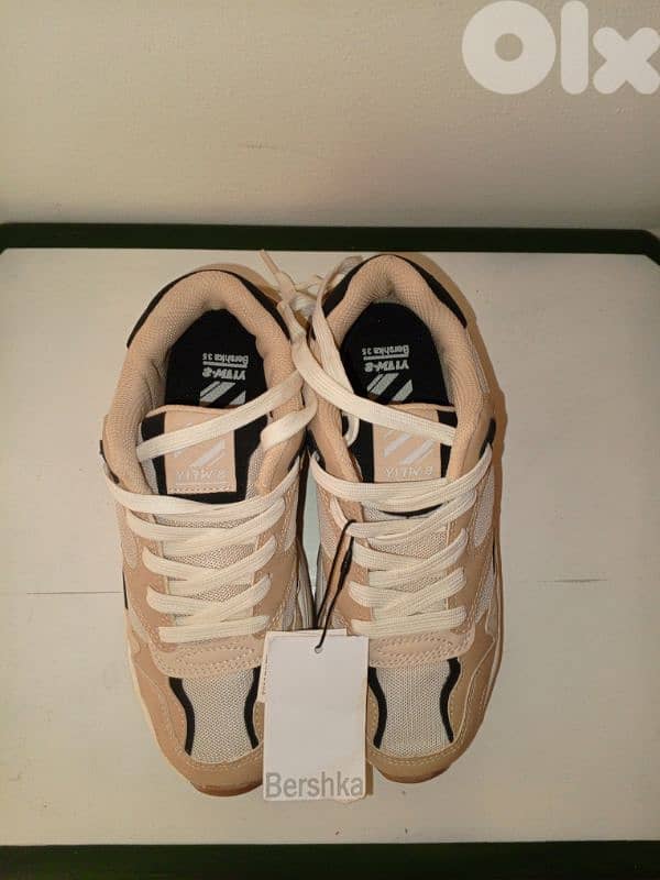 Bershka Contrast Sneakers / 35 EU 1