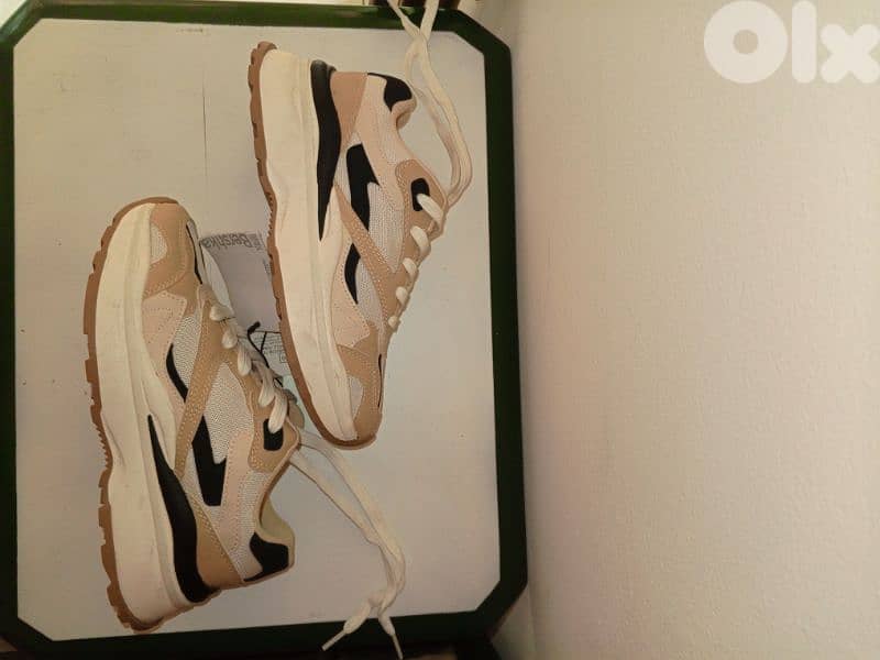 Bershka Contrast Sneakers / 35 EU 2