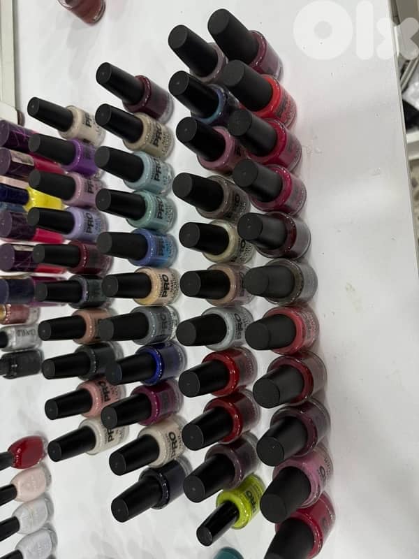 اغراض institut كاملة للبيع بسبب الاقفال 4