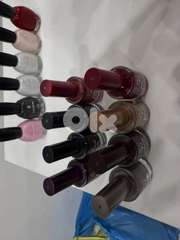 اغراض institut كاملة للبيع بسبب الاقفال 5