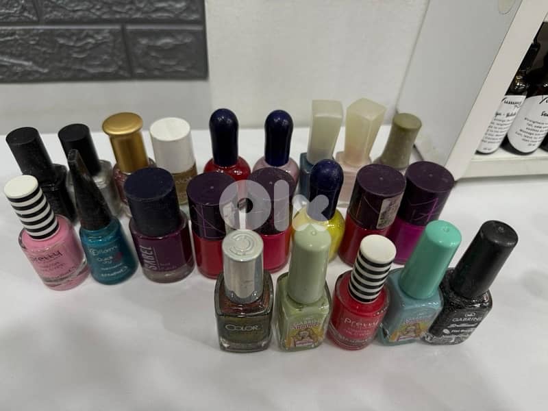 اغراض institut كاملة للبيع بسبب الاقفال 7