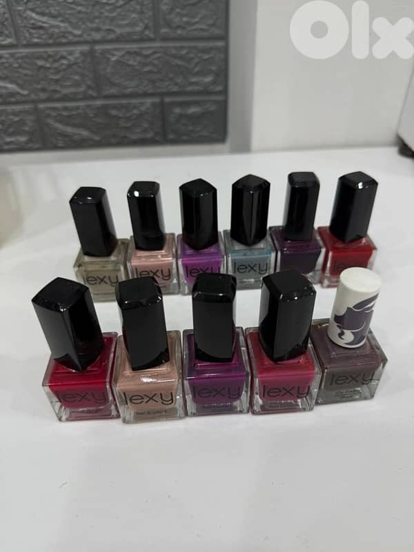 اغراض institut كاملة للبيع بسبب الاقفال 8