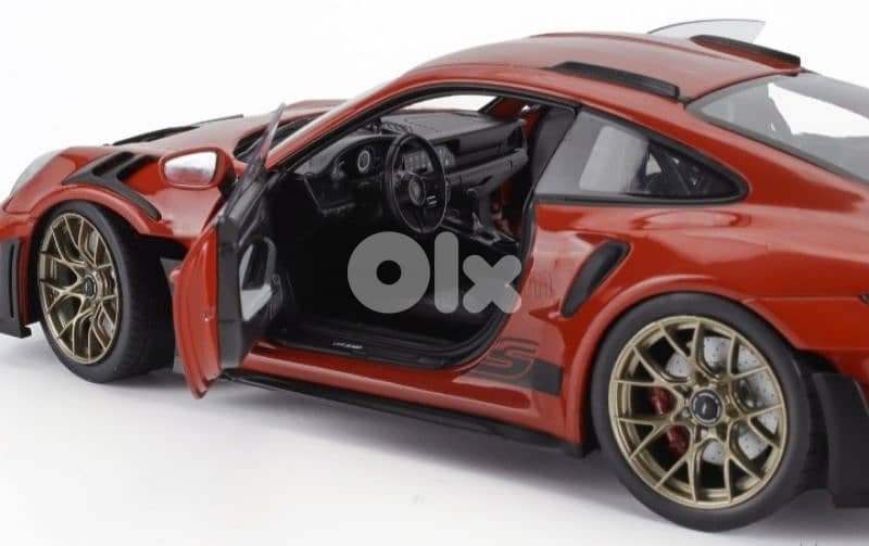 Porsche GT3 RS (2024) diecast car model 1;18 6
