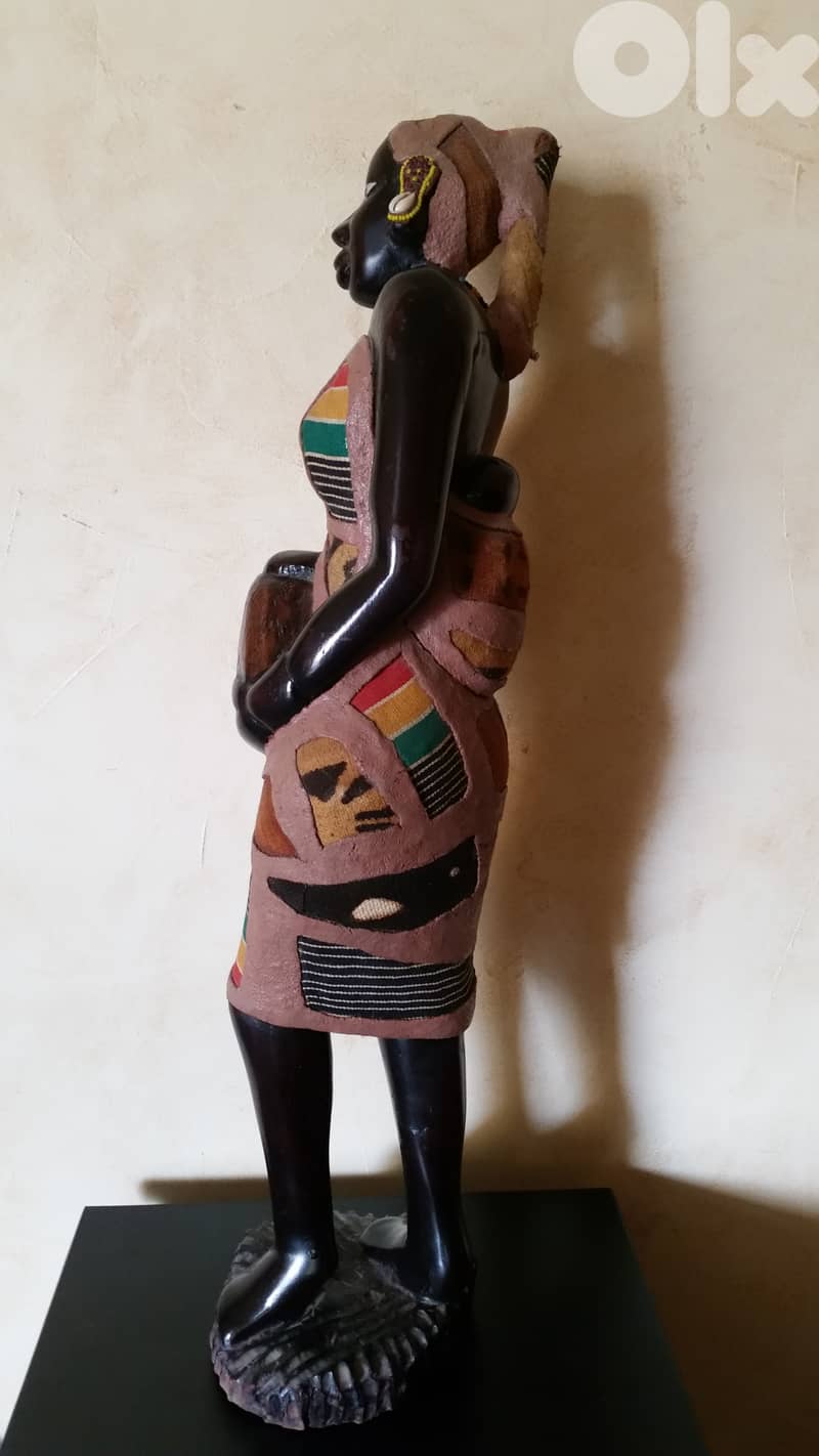 african statue hand design  abanos wood 1