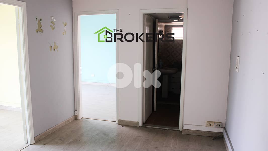 Office for Rent in Mar Elias   مكتب للايجار في مار الياس 0