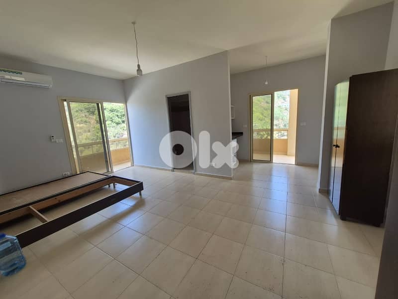 RWB414MT - Chalet for sale in Jbeil 2
