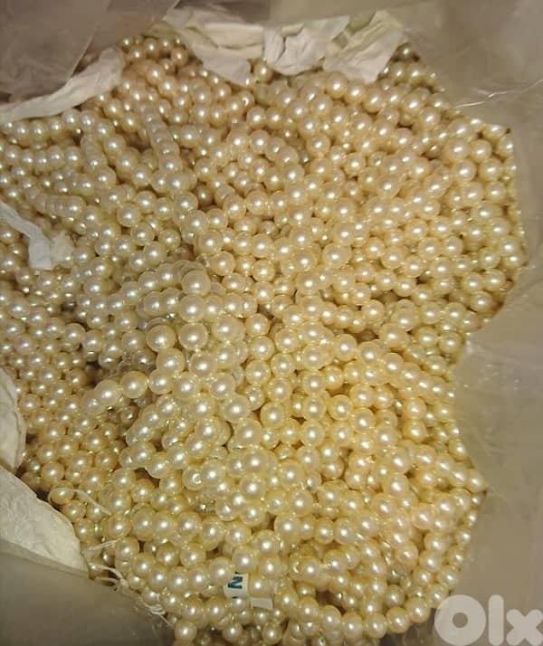 للبيع محتويات دار ازياء للألبسة الراقية Haute Couture 9