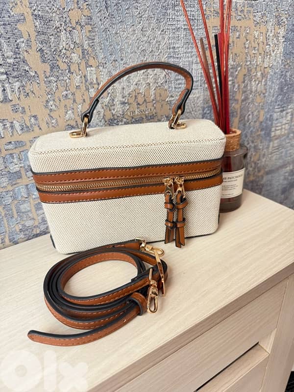 square shoulder, handbag new 0