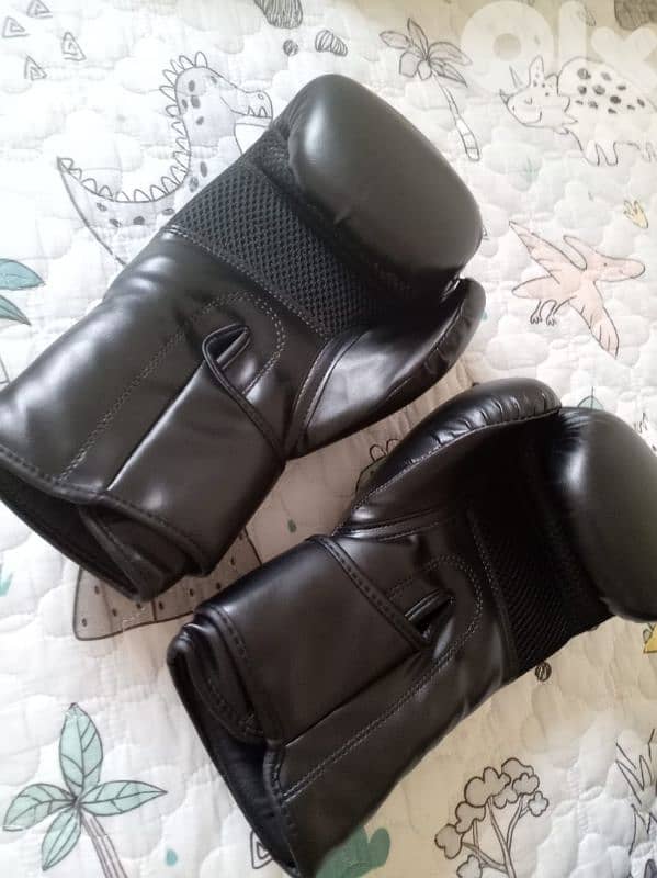 TWO BOXING GLOVES (DIESEL) size 10 oz 5