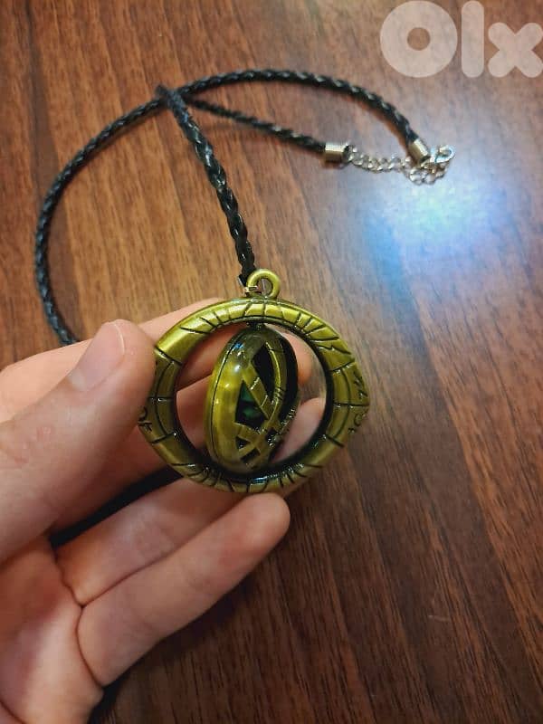 MARVEL dr. Strange Necklade eye of time 1