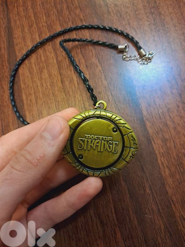 MARVEL dr. Strange Necklade eye of time 3